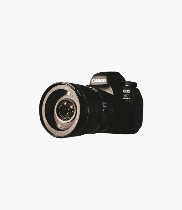 Canon EOS 6D Mark II + EF 24-105 mm Lens